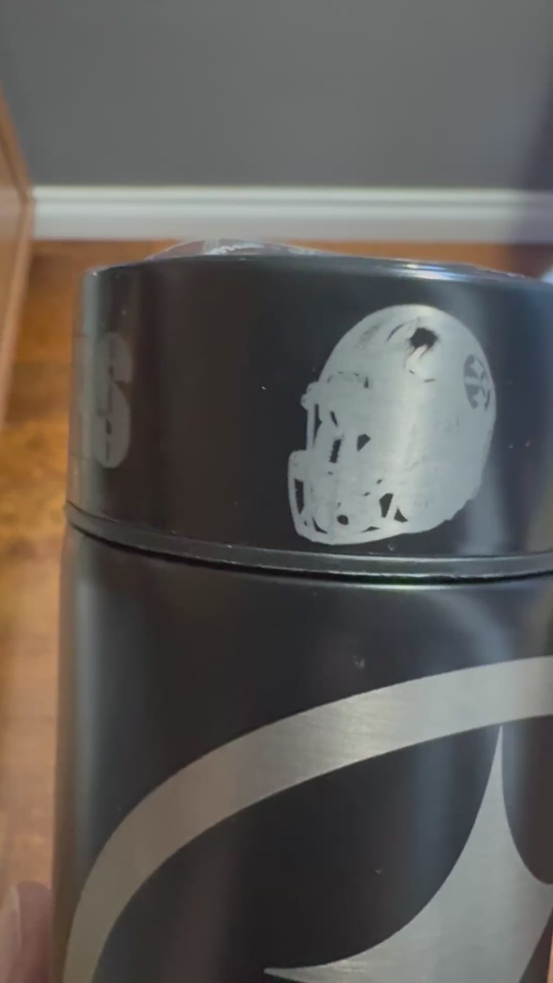 Customizable Thermos with temperature display